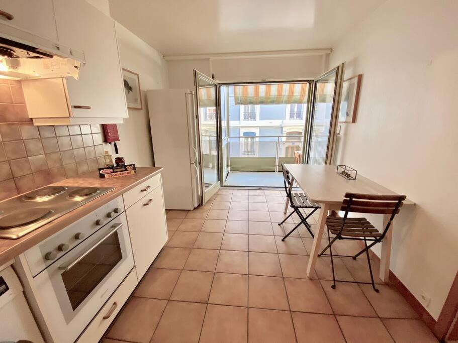 Comfortable, Very Well Located Between Train Station And Lake! Lausanne Buitenkant foto